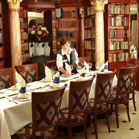 Hotel Vier Spitzen Lauenforde Екстер'єр фото