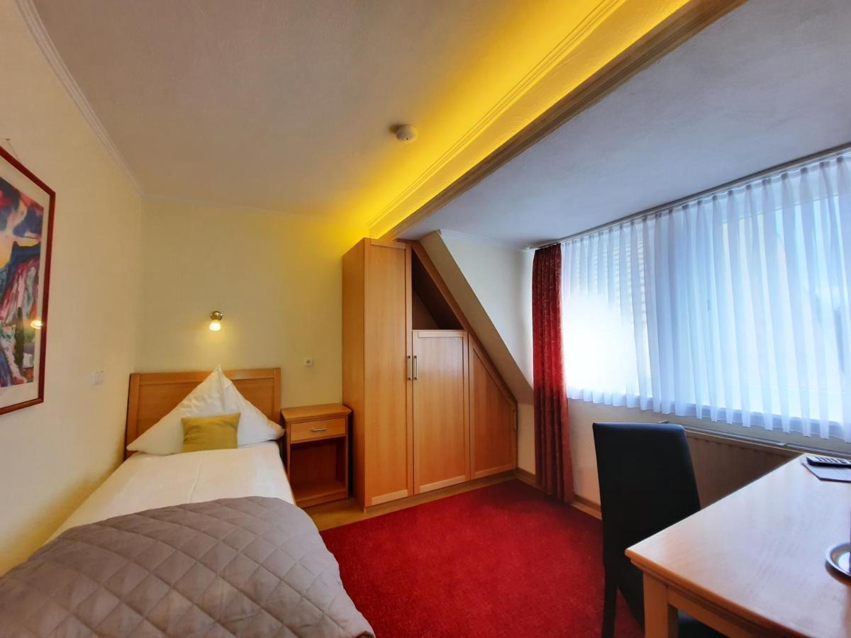 Hotel Vier Spitzen Lauenforde Екстер'єр фото