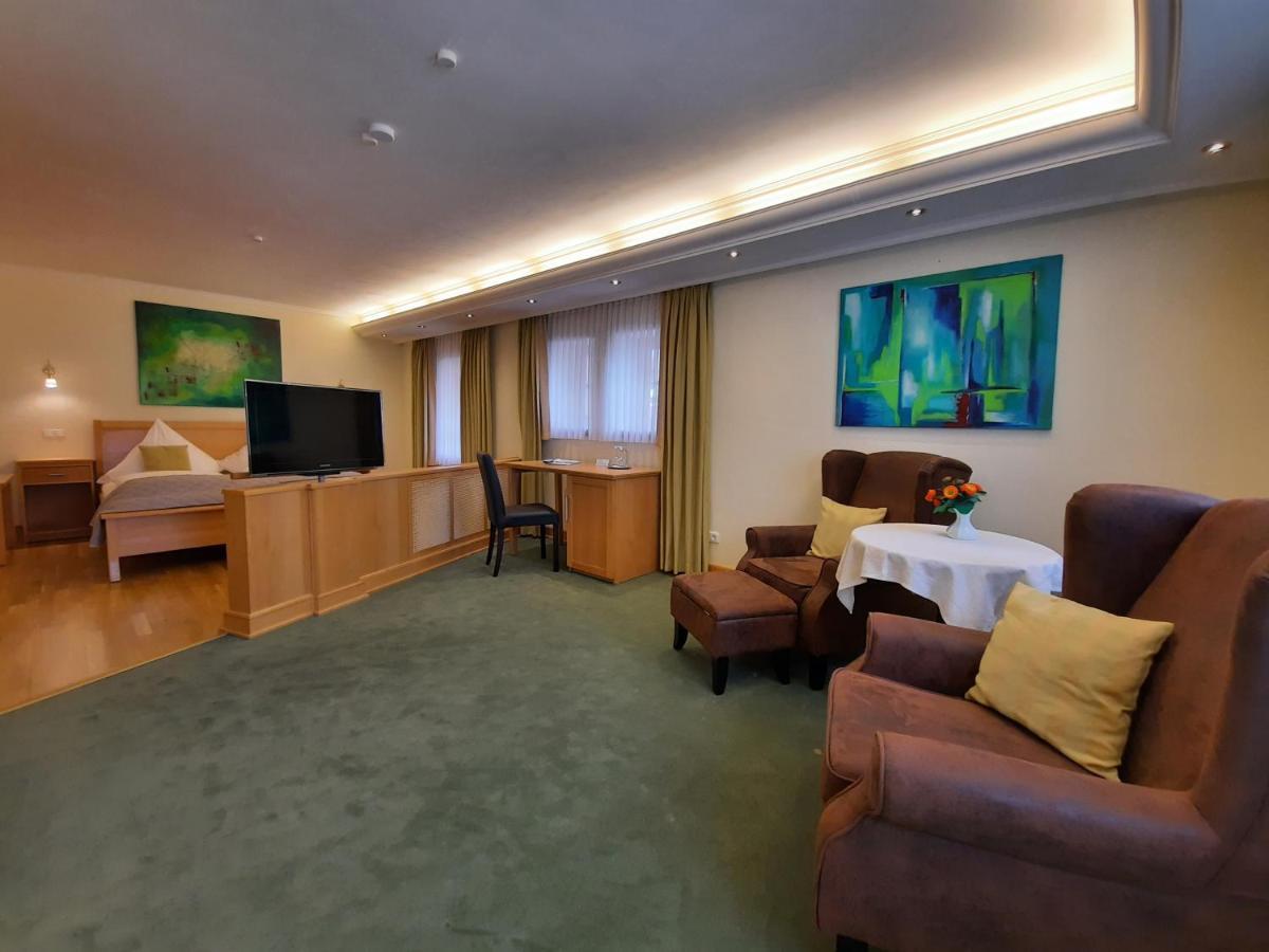 Hotel Vier Spitzen Lauenforde Екстер'єр фото