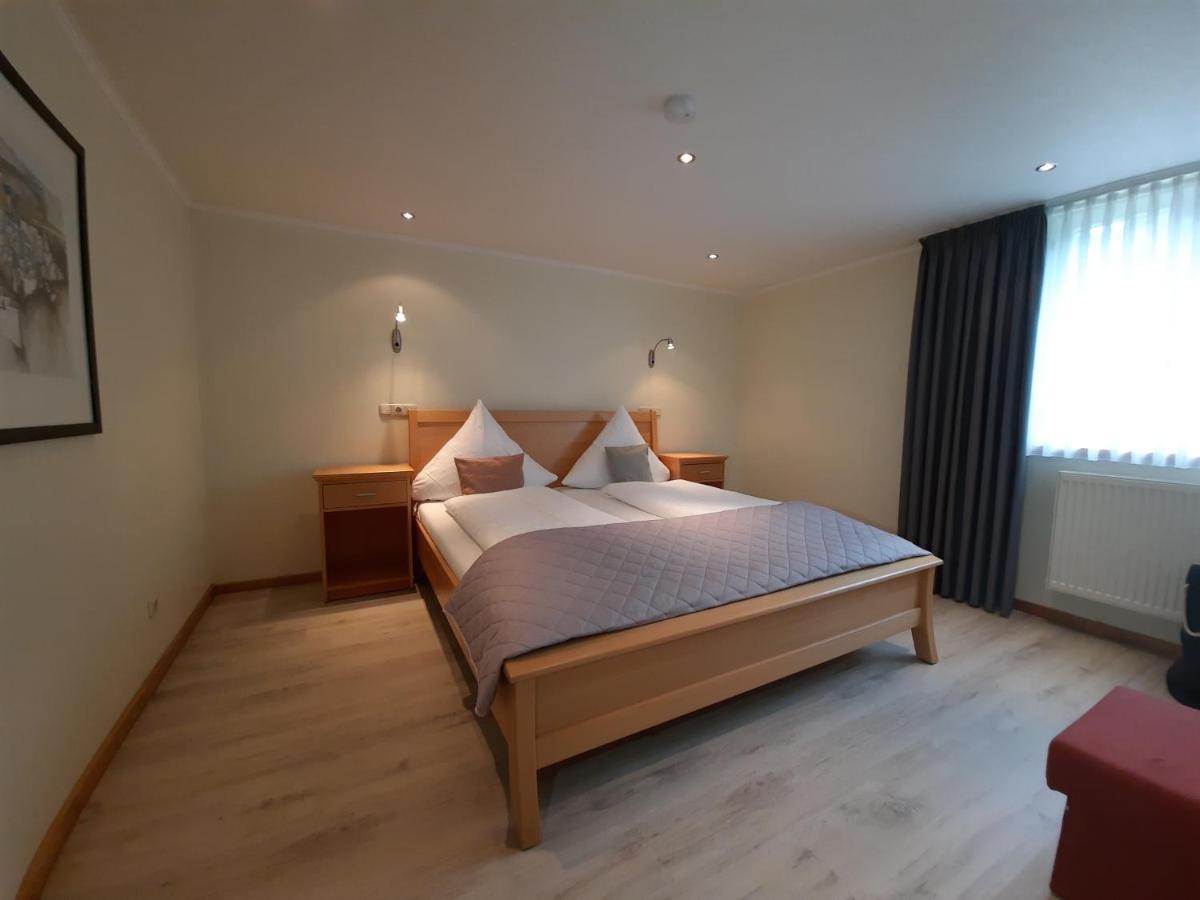 Hotel Vier Spitzen Lauenforde Екстер'єр фото