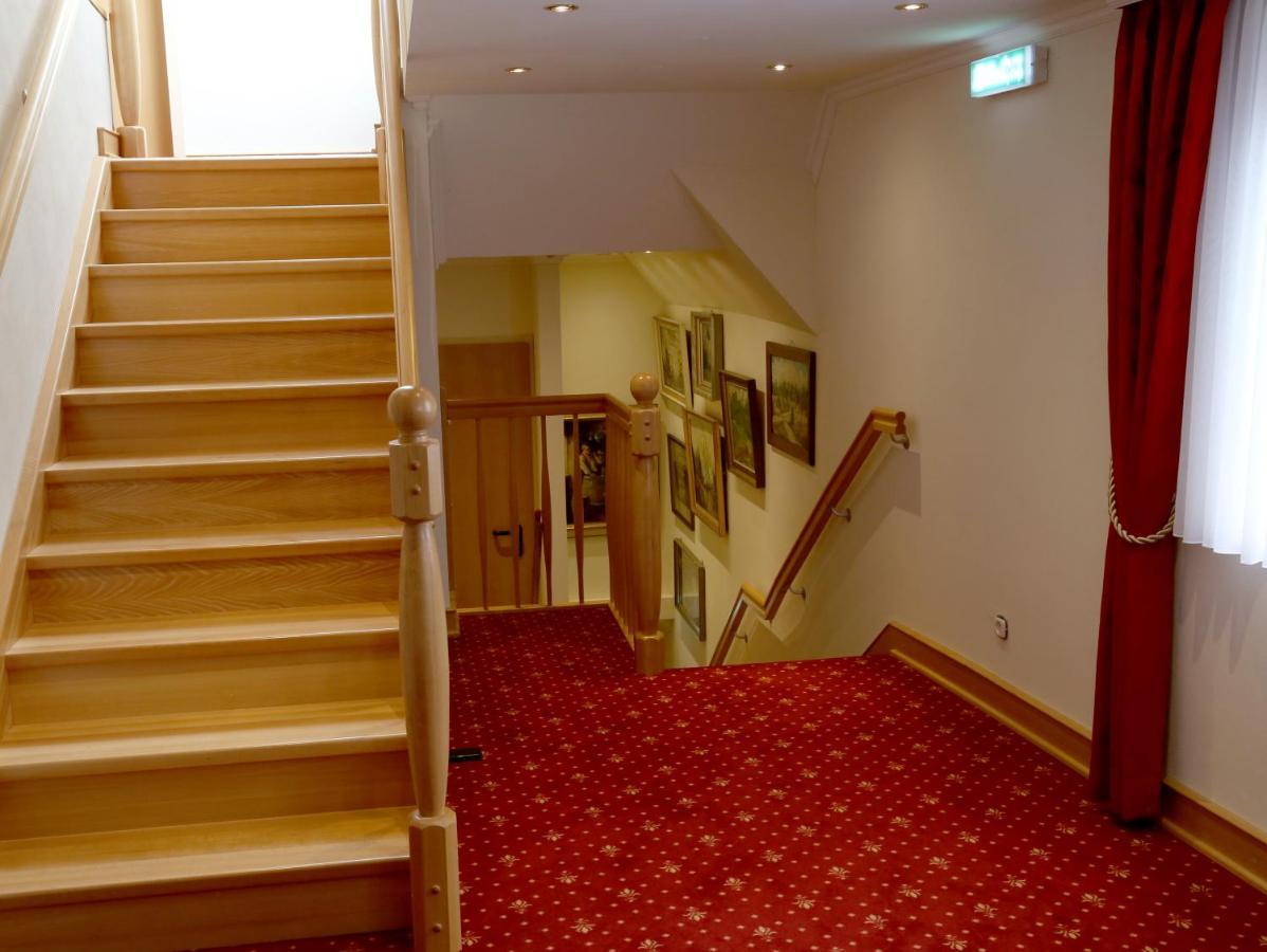 Hotel Vier Spitzen Lauenforde Екстер'єр фото