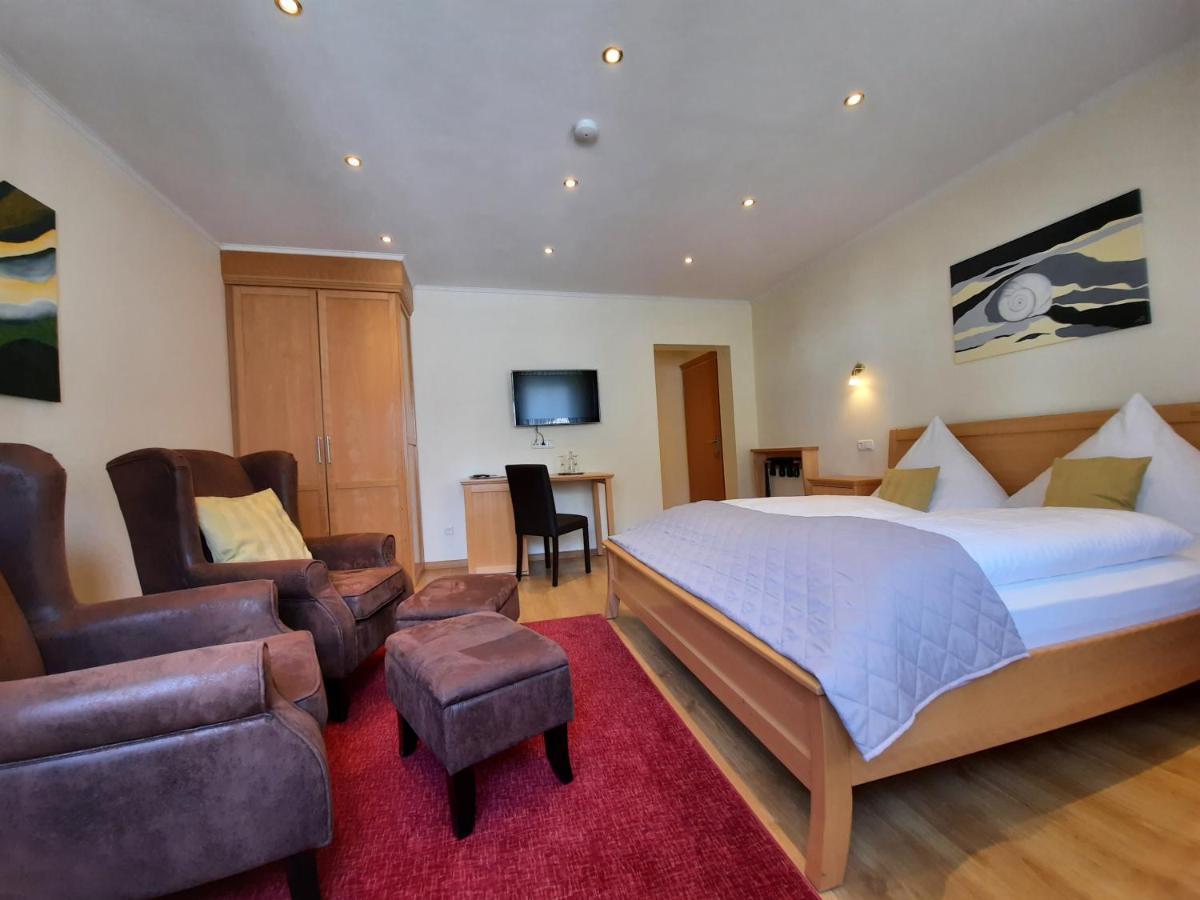 Hotel Vier Spitzen Lauenforde Екстер'єр фото