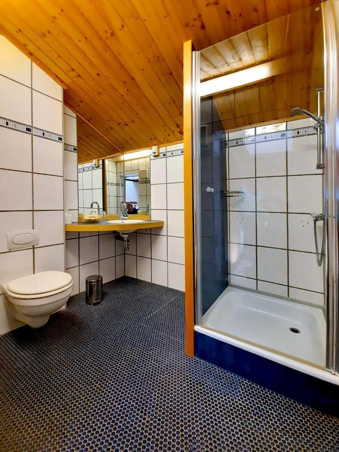 Hotel Vier Spitzen Lauenforde Екстер'єр фото