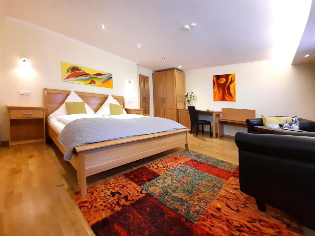 Hotel Vier Spitzen Lauenforde Екстер'єр фото