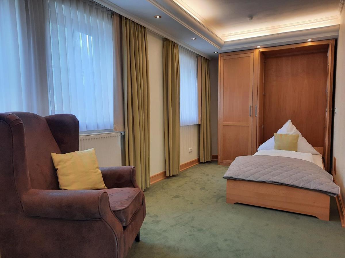Hotel Vier Spitzen Lauenforde Екстер'єр фото