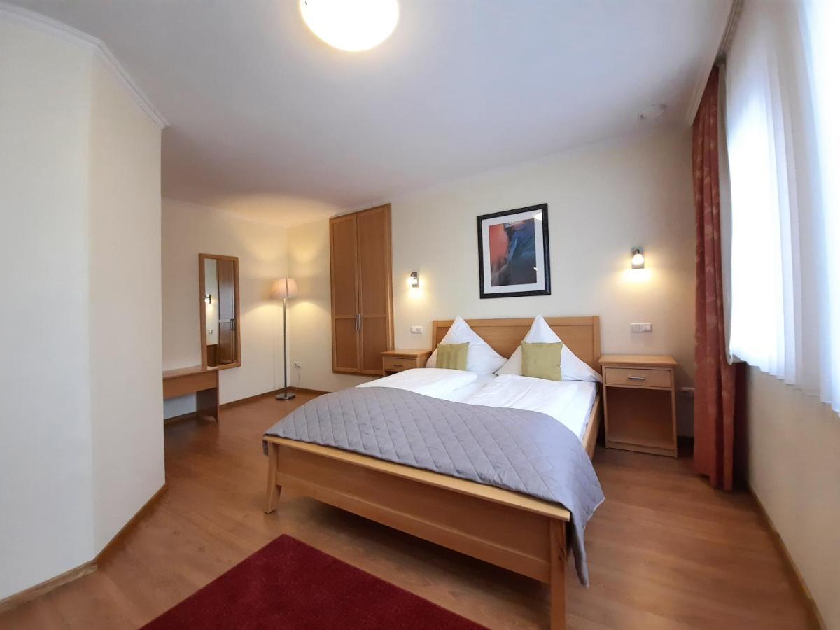 Hotel Vier Spitzen Lauenforde Екстер'єр фото