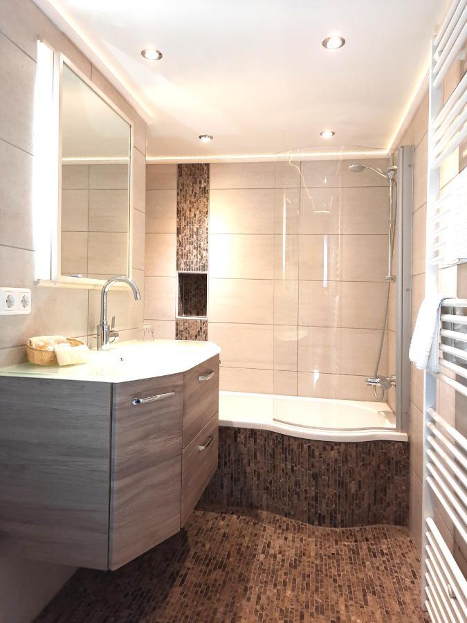Hotel Vier Spitzen Lauenforde Екстер'єр фото